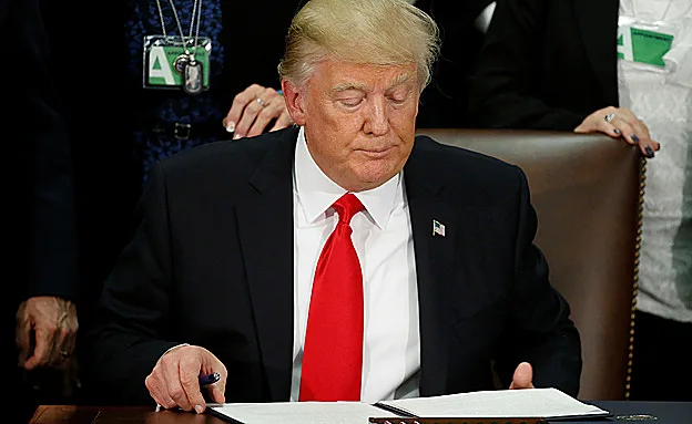 יוותר על הצו המקורי? טראמפ