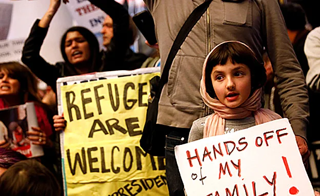 מפגינים בארה''ב נגד הצו