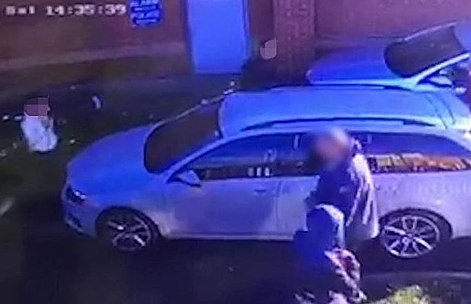 הוא לא כל כך אהב את זה, בעל הרכב מגיע