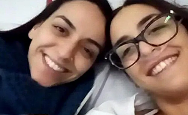 זוהר ואחותה בבית החולים