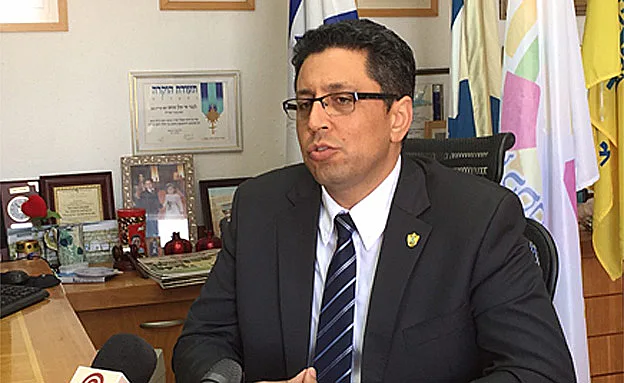 אילן שוחט, ארכיון