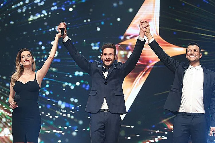 בדרך לקייב. אימרי זיו הוא הנציג הישראלי לאירוויזיון 2017