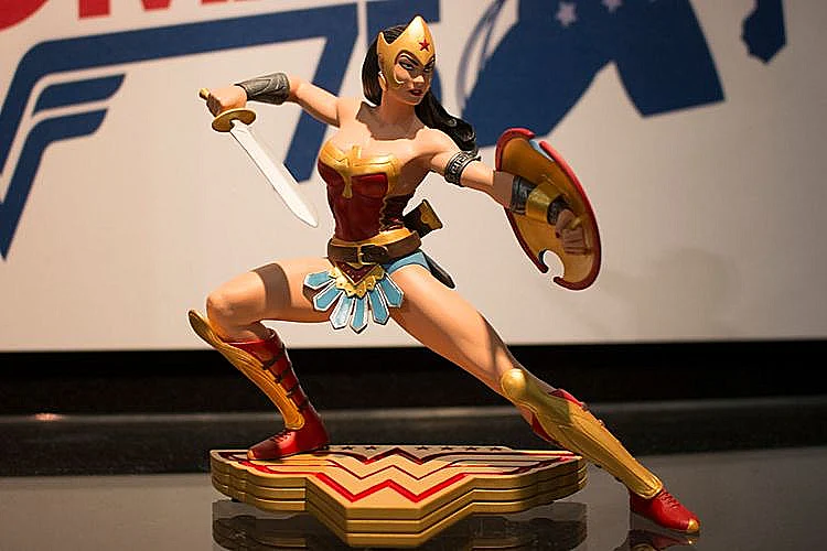 פסלון מעוצב - 85 דולר