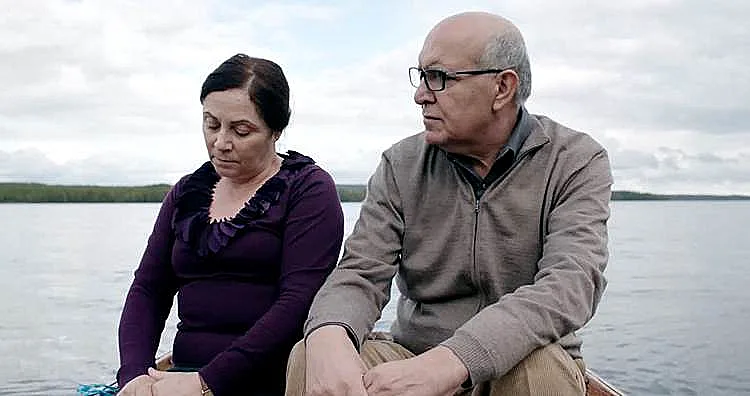 עיצוב פסיפס של סצנות שהן רגעים קטנים