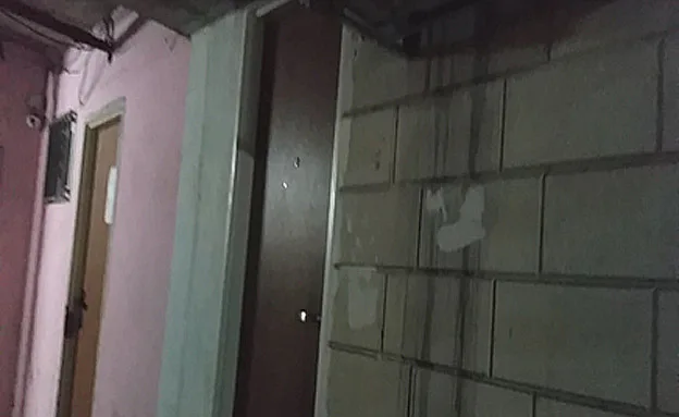 כך נראה החניון בו מתגוררות המשפחות