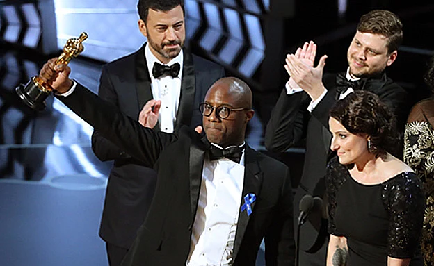 ג'נקינס עם הפרס