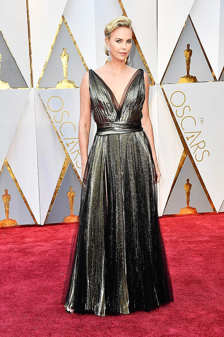 שרליז ת'רון -אלה מזהב