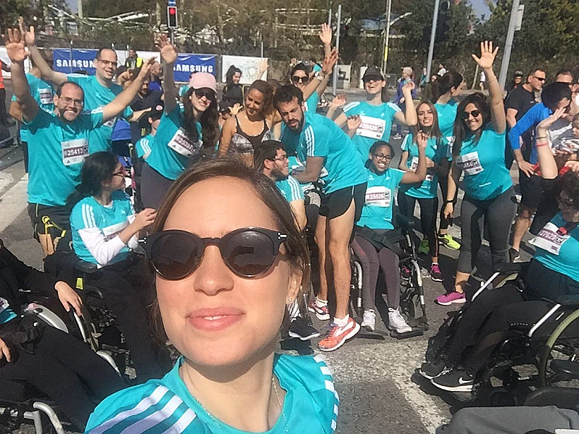 לא מפסיקה לתרום. אדוה דדון