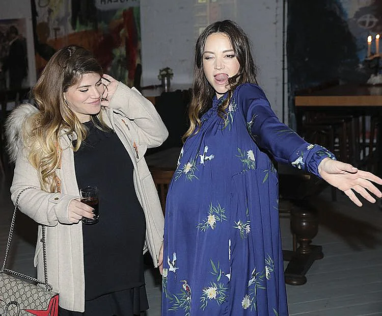 בחודש תשיעי. ג'קי אזולאי ונלי תגר