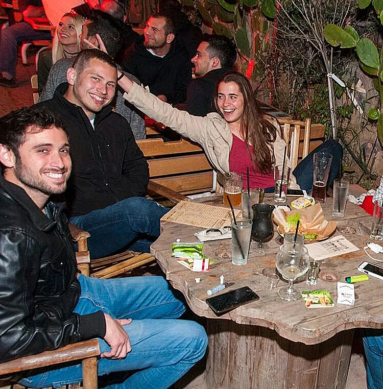 נתניהו מבלה. צילום: ניצן פרידמן