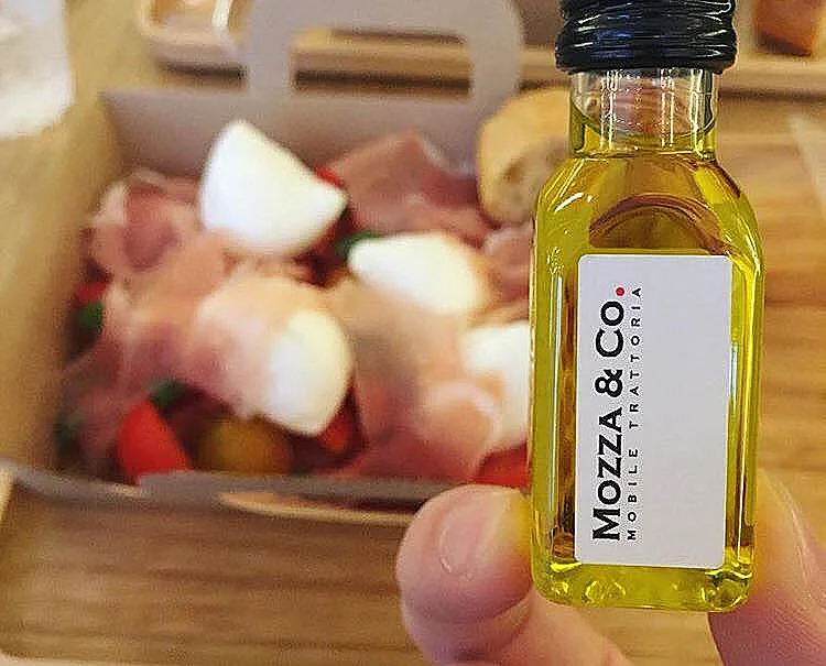 אוטו אוכל פודטראקס משאיות אוכל