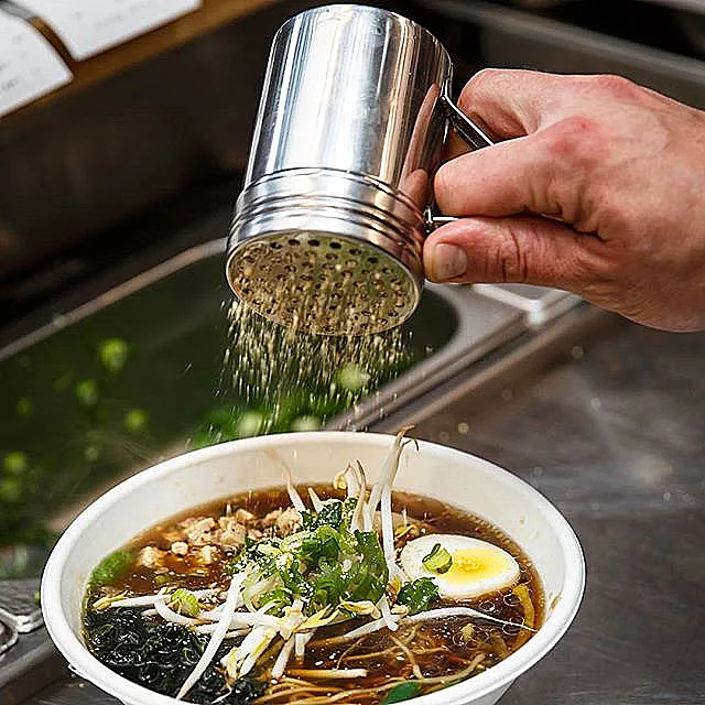 אוכל רחוב יפני הירו ראמן בר