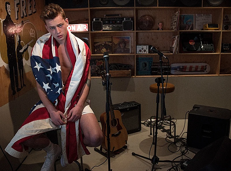 Fashionisto-Exclusive-2017-On-Refaeli-004