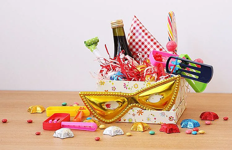 זוכרים איך התרגשתם לפני פורים כשהיתם ילדים ואמא תפרה או קנתה את התחפושת?