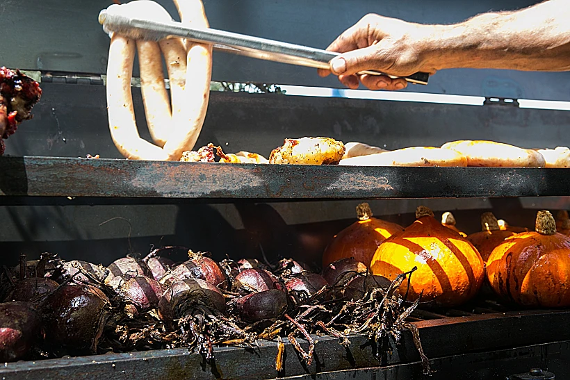 גריל, טאבון, מעשנה ומדורות - טעימה קטנה מקרקס על גחלים