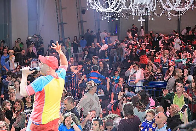 יובל המבולבל עושה את מה שהוא יודע הכי טוב