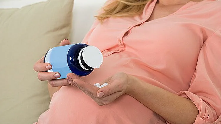 ההמלצה היא ליטול חומצה פולית כשלושה חודשים לפני הכניסה להריון ועד סוף החודש השלישי