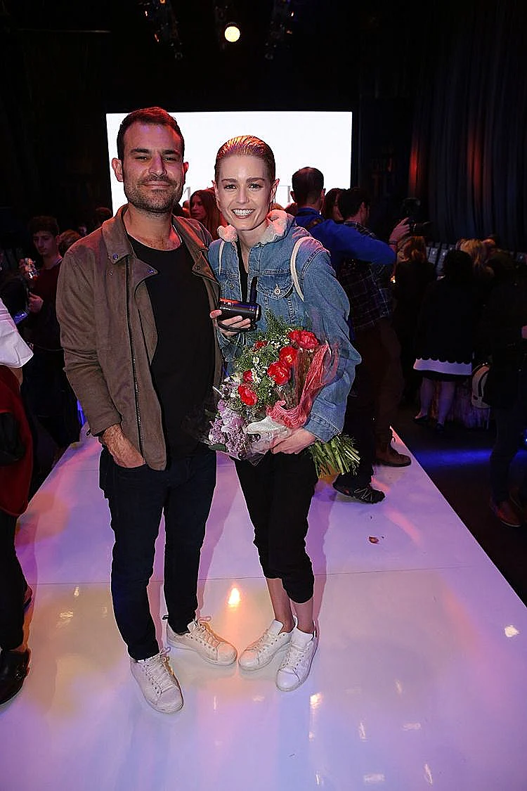 הביא לי פרחים. ויזל ובן נון