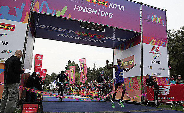 הזוכה במרתון, שדראק קיפקוגיי מקניה