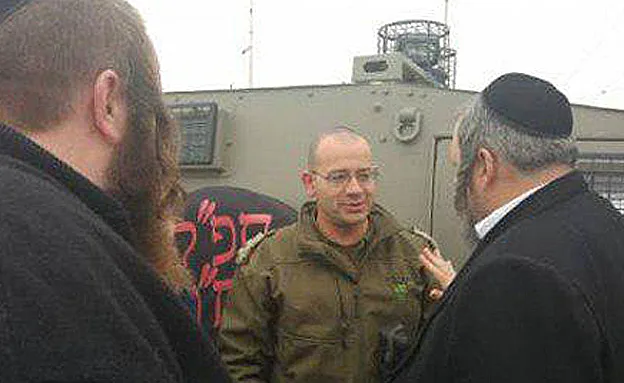 מח''ט עציון בהפגנת תושבי בית''ר