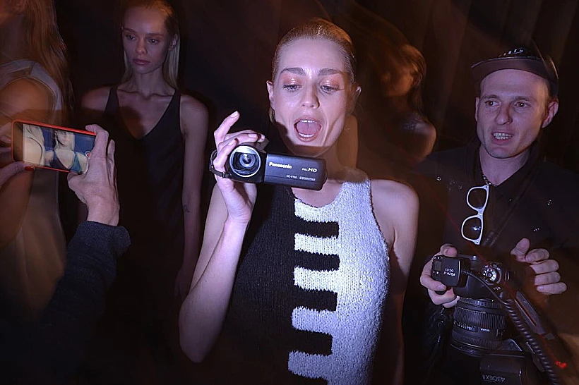 בתפקיד המתעדת. שביט ויזל (צילום: ערן לוי)