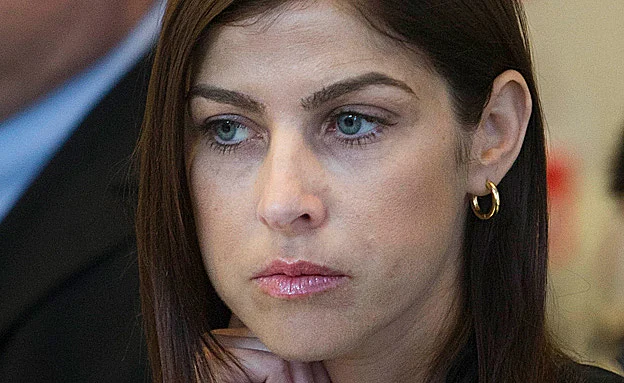 תגיש את המהדורה המרכזית. גאולה אבן