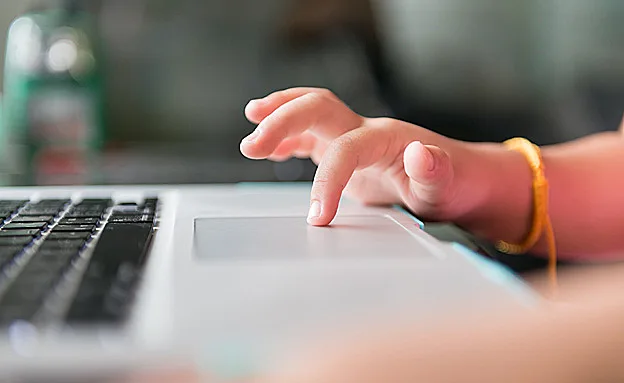 תככנו להטמין פצצות מחשבים