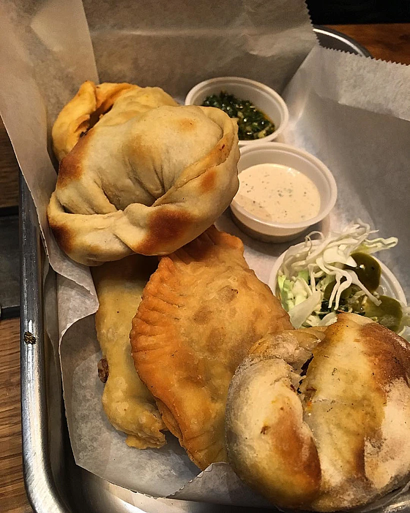 ארחנטו אמפנדס בשוק מחנה יהודה ירושלים