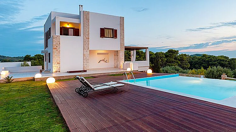 לבלות בוילות יוקרה מסביב לעולם ולקבל על זה כסף (צילום: shutterstock)