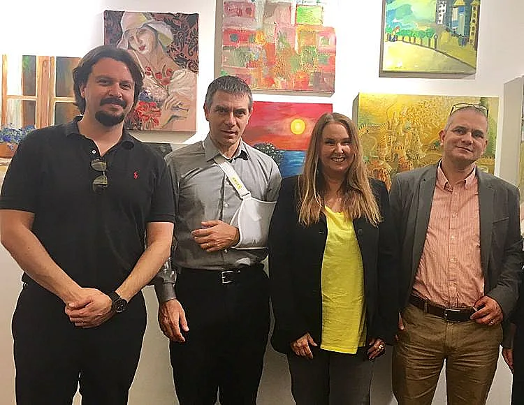 שרי אריסון ובניה