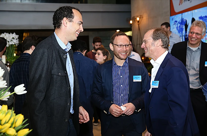 אזינוביץ, אלפן וצ'רניס