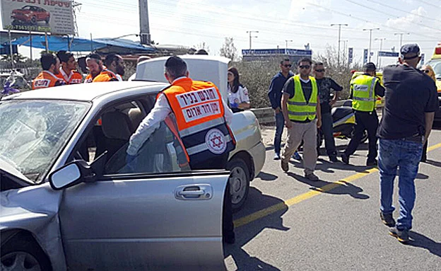 זירת התאונה בכביש 4