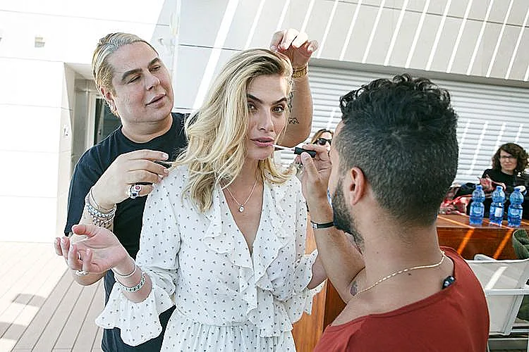 היחיד שנוגע לי בשיער