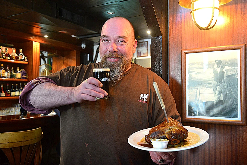 פאב העוגן חיפה