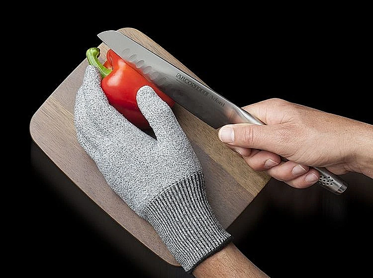 כפפת מטבח מסדרת ארקוסטיל אדוני במחיר 49 ברשת ארקוסטיל קיטצ'ן צילום יחצ