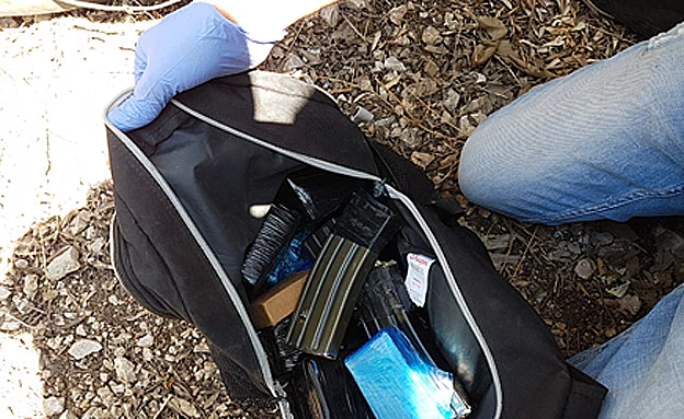 ניסרו את המנעול וגנבו עשרות נשקים (דוברות המשטרה)