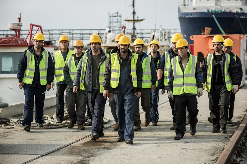 הנמל הוא רק תפאורה