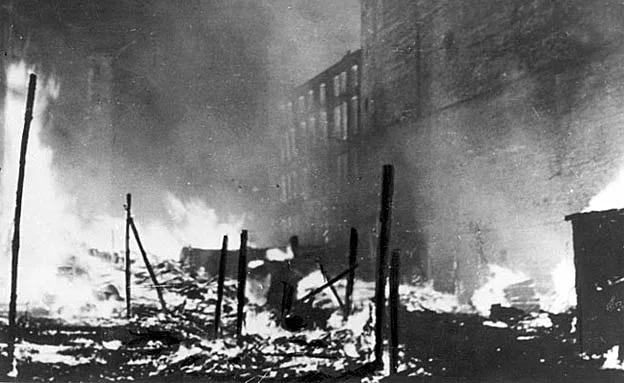 בתים עולים באש בימי מרד גטו ורשה