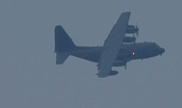 מה עשה מטוס הרקולס מעל מנהטן