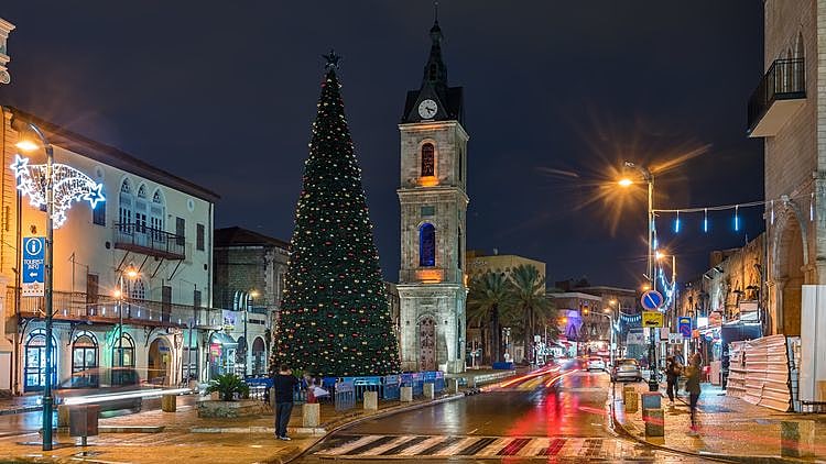 ברבנות הראשית יצאו בהצהרה כי הם מתנגדים להצבת עצי אשוח בירושלים