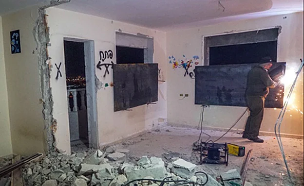 הריסת הבית, הלילה (דובר צה''ל)