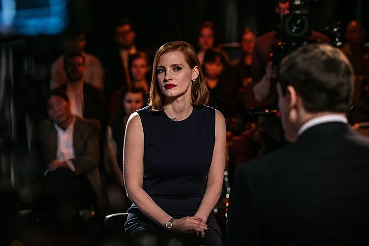 ג'סיקה צ'סטיין במראה כמעט ערפדי