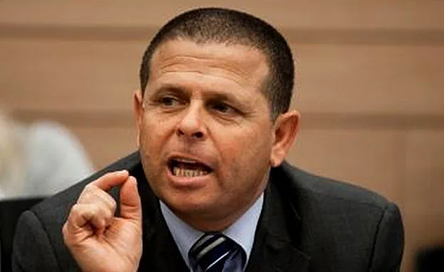 ''תרגיל פוליטי''. כבל