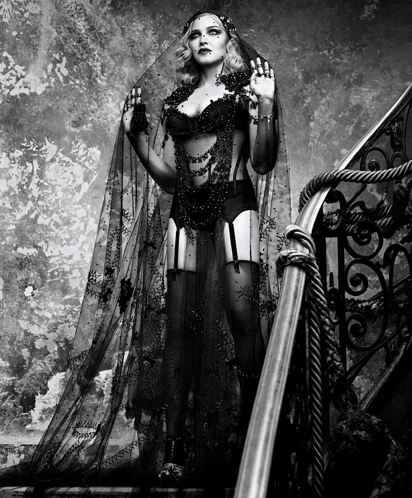 המלכה האם. מדונה (harper's bazaar )