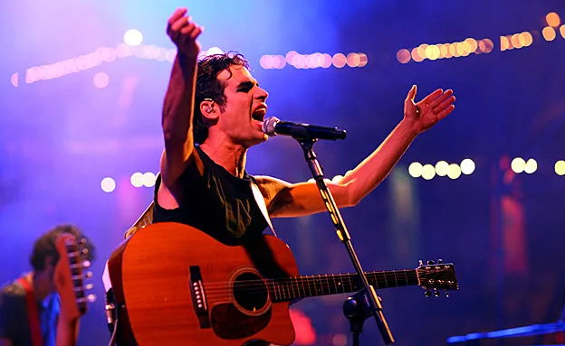 תוקף את גולן, שלא נשאר חייב. גפן