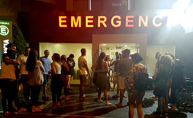 ישראלים מגיעים לתרום דם