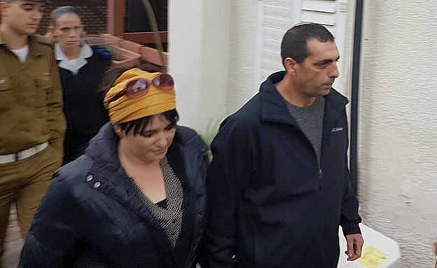 נעמה ואופק בוכריס בבית המשפט