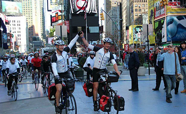 אלפי קילומטרים. מסע בארה''ב