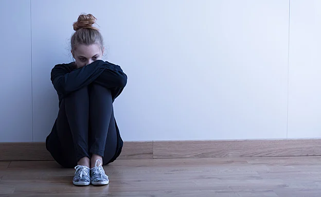 הטרדה מינית, מוטרדת, אלימות, פחד, סכנה, השפלה,בכי. אילוסטרציה