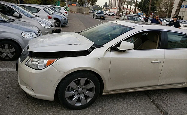 רכבה של צנעני לאחר הפיצוץ